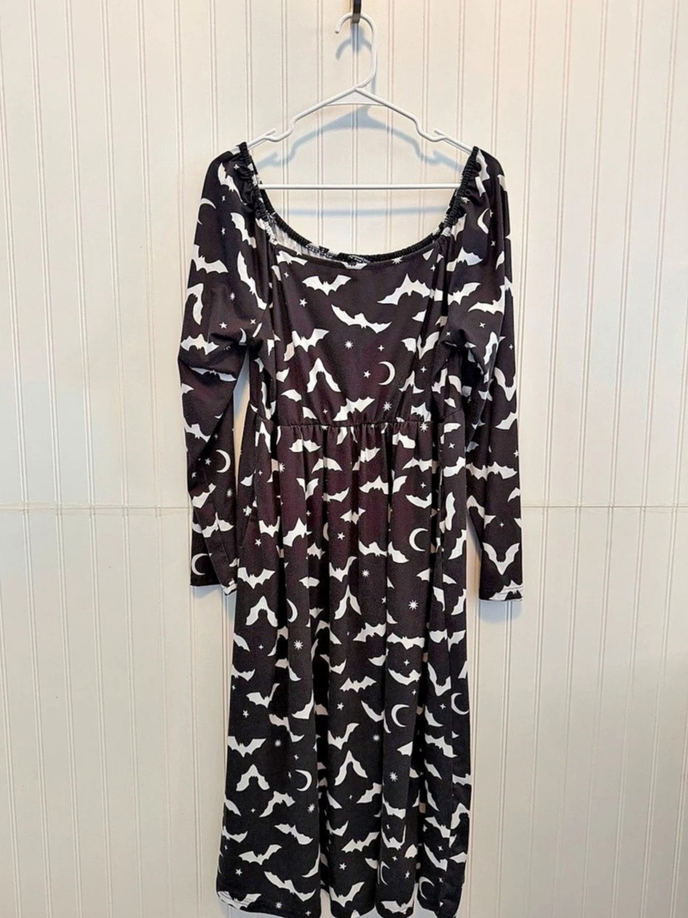 Bloomchic Bat Print Midi Dress in Black & White Size 14/16